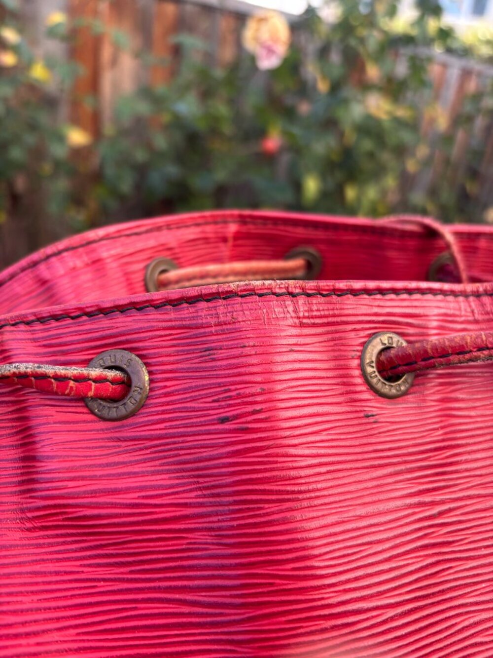 Authentic Louis Vuitton Red Neo Shoulder EPI RED - Picture 13 of 16